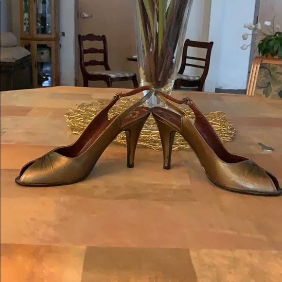 GOLD NINA SLING BACKS - Picture 3 of 6